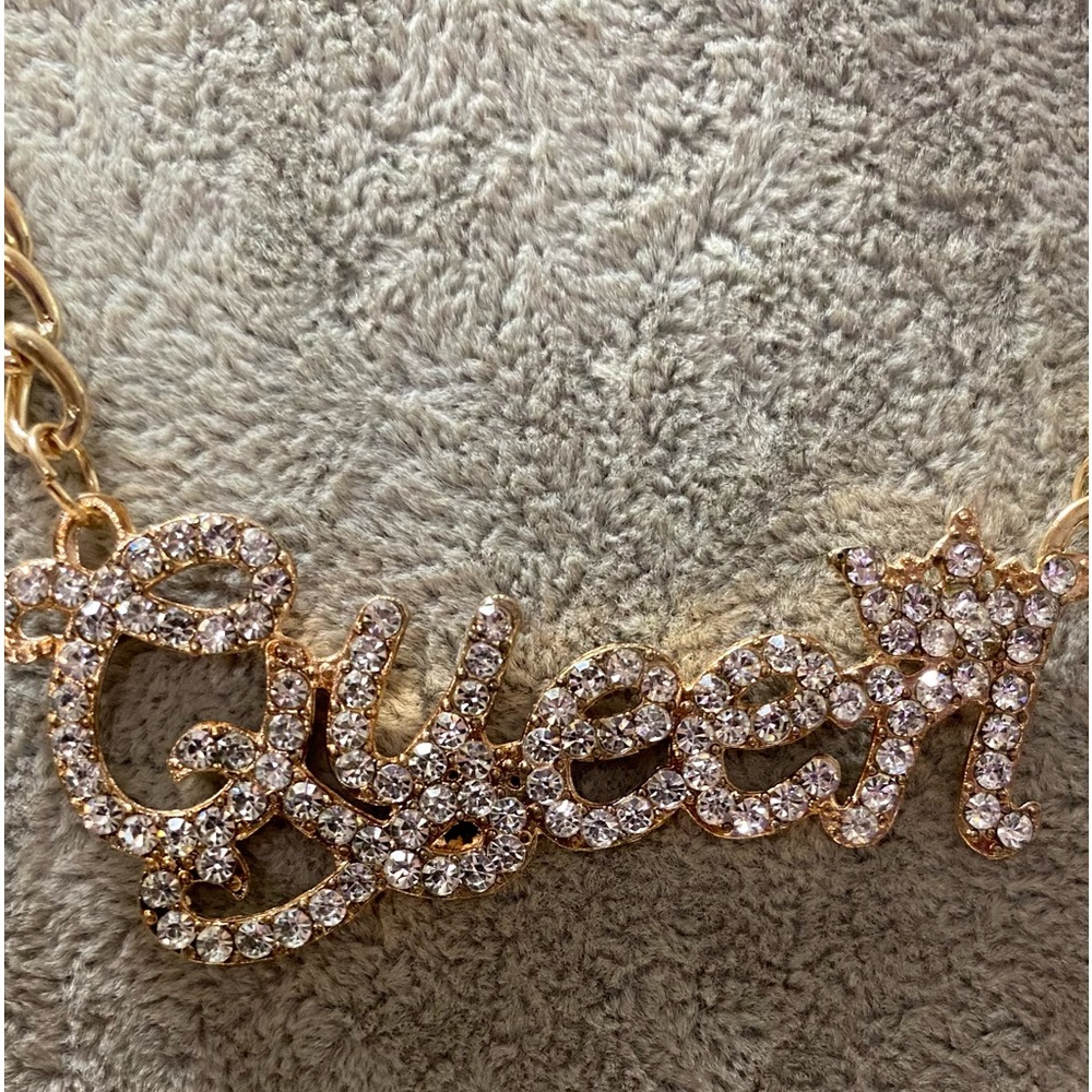 Yellow Gold Color Queen Name Plate Necklace - Picture 3 of 3